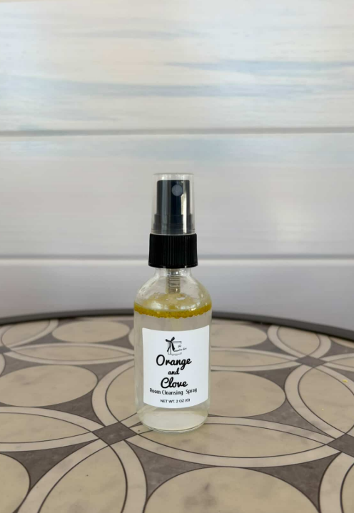 Orange & clove essential oil spray